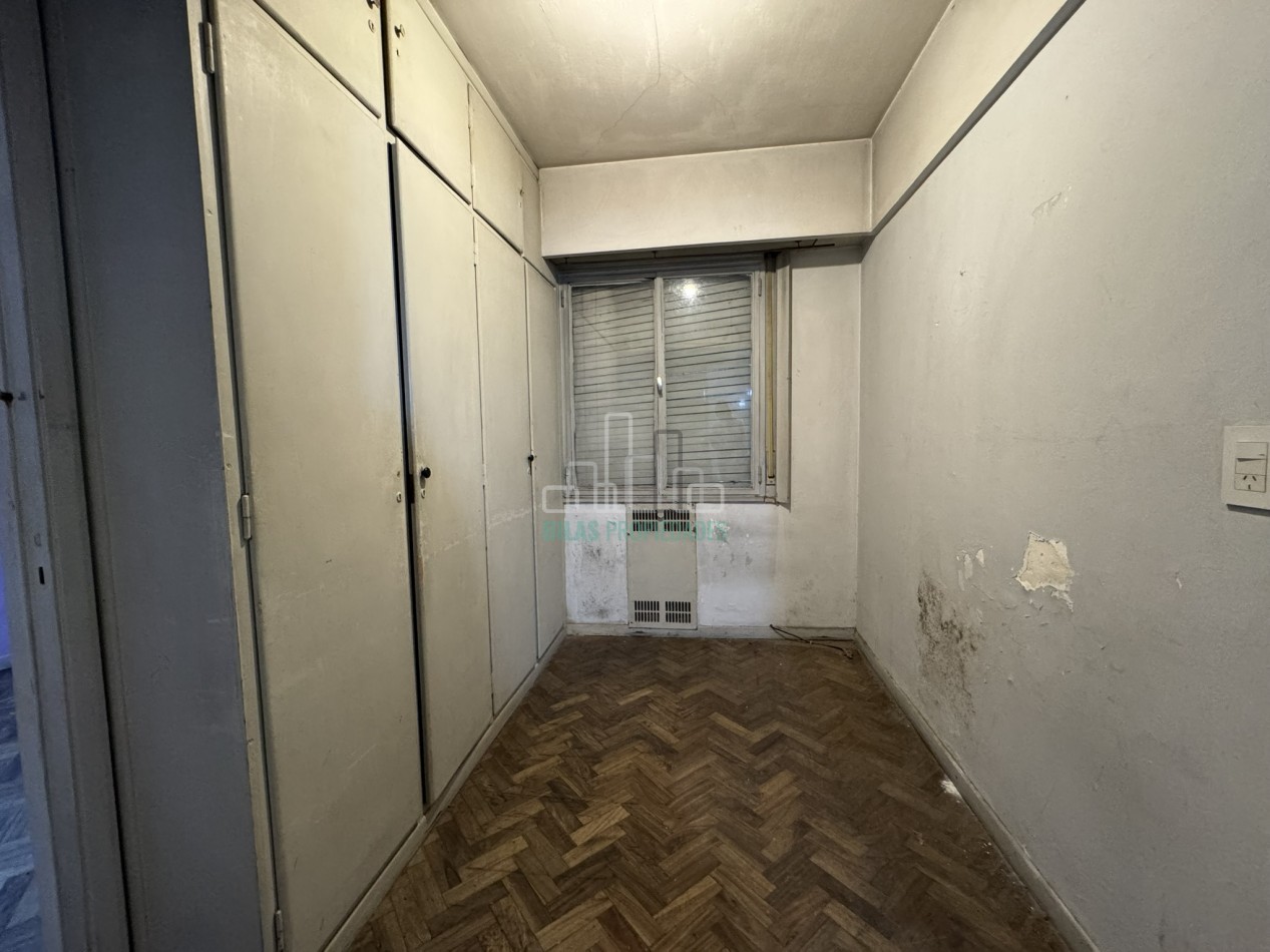 OPORTUNIDAD EN ALMAGRO - VENTA DEPARTAMENTO DE 4 AMBIENTES A REFACCIONAR