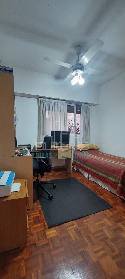 VENTA Departamento 5 ambientes con balcon al frente y cochera en Villa Crespo