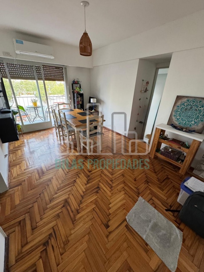 VENTA departamento de 2 ambientes con balcon al frente en Almagro