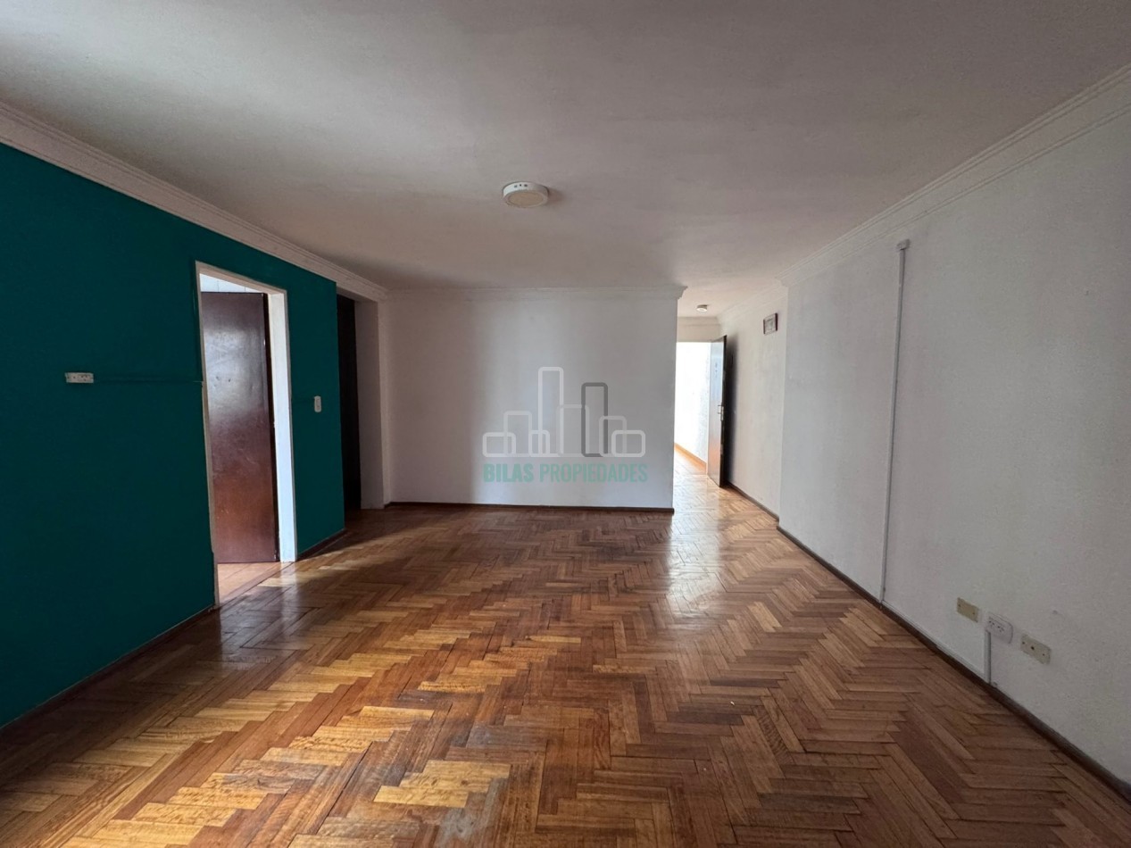 Venta departamento 3 ambientes + espacio adicional en Villa Crespo