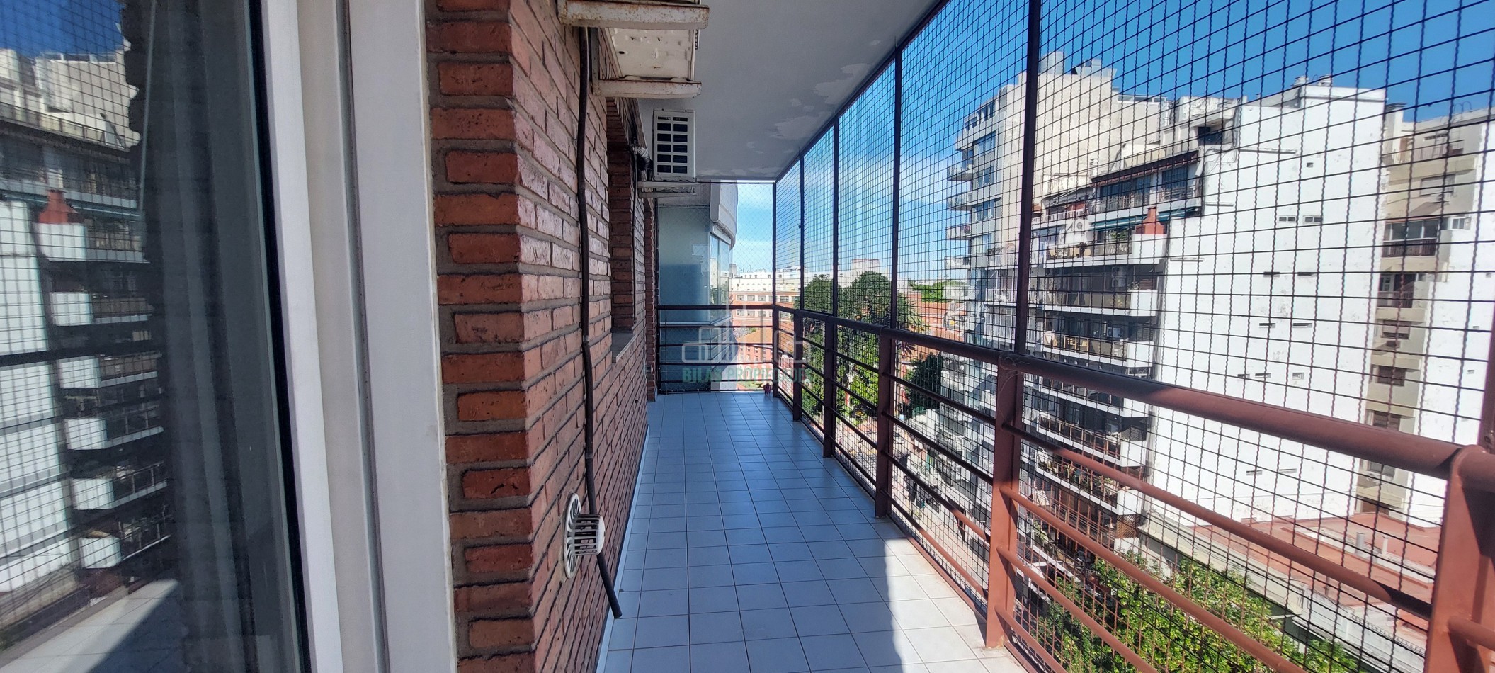 VENTA Departamento 5 ambientes con balcon al frente y cochera en Villa Crespo