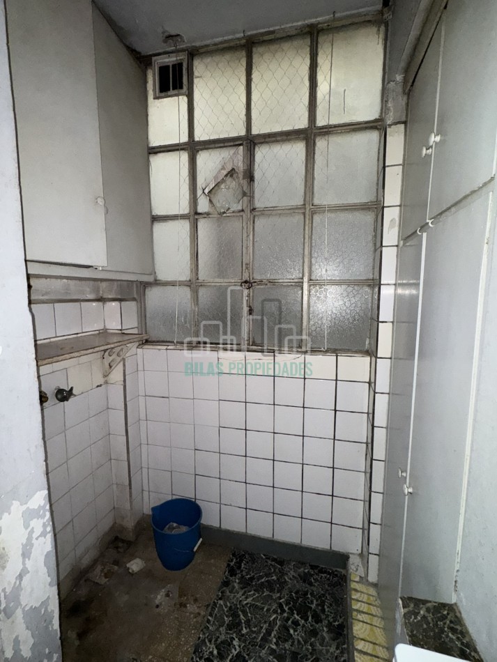 OPORTUNIDAD EN ALMAGRO - VENTA DEPARTAMENTO DE 4 AMBIENTES A REFACCIONAR