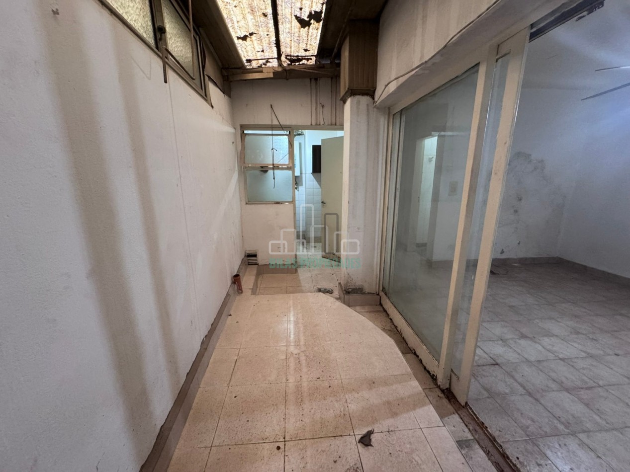 MONOAMBIENTE CON PATIO PROPIO - PARA REFACCIONAR - ALMAGRO