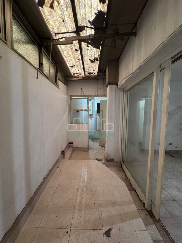 MONOAMBIENTE CON PATIO PROPIO - PARA REFACCIONAR - ALMAGRO