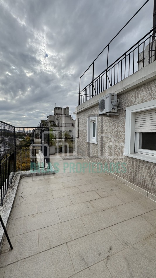VENTA EXCLUSIVO PISO ENTERO DE 3 AMBIENTES CON TERRAZA Y PARRILLA PROPIA EN VILLA CRESPO