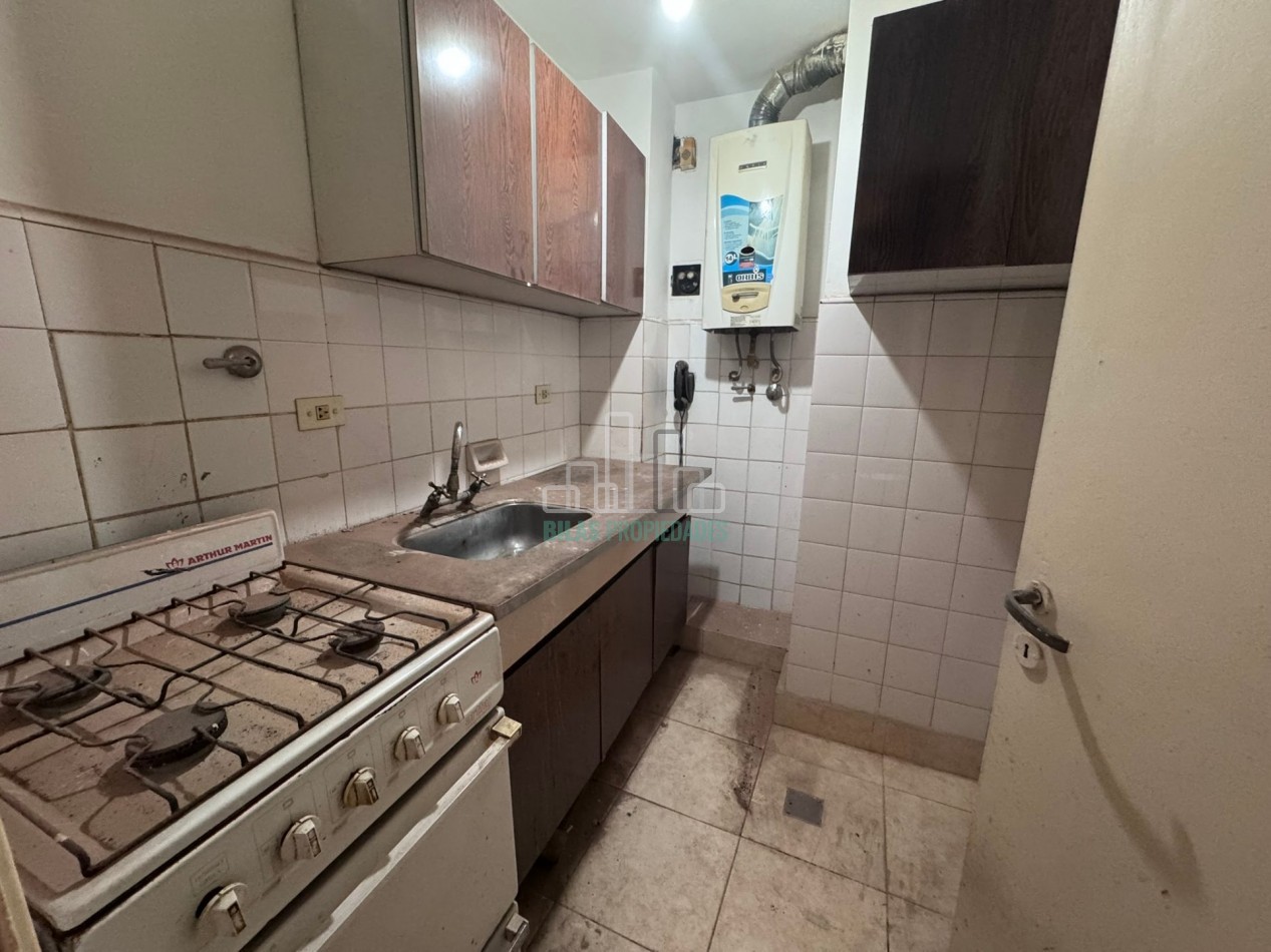 MONOAMBIENTE CON PATIO PROPIO - PARA REFACCIONAR - ALMAGRO