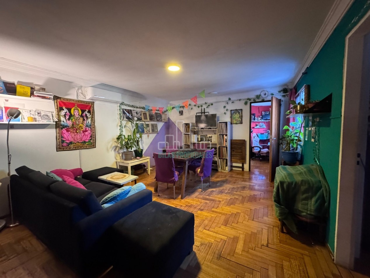 Venta departamento 3 ambientes + espacio adicional en Villa Crespo.