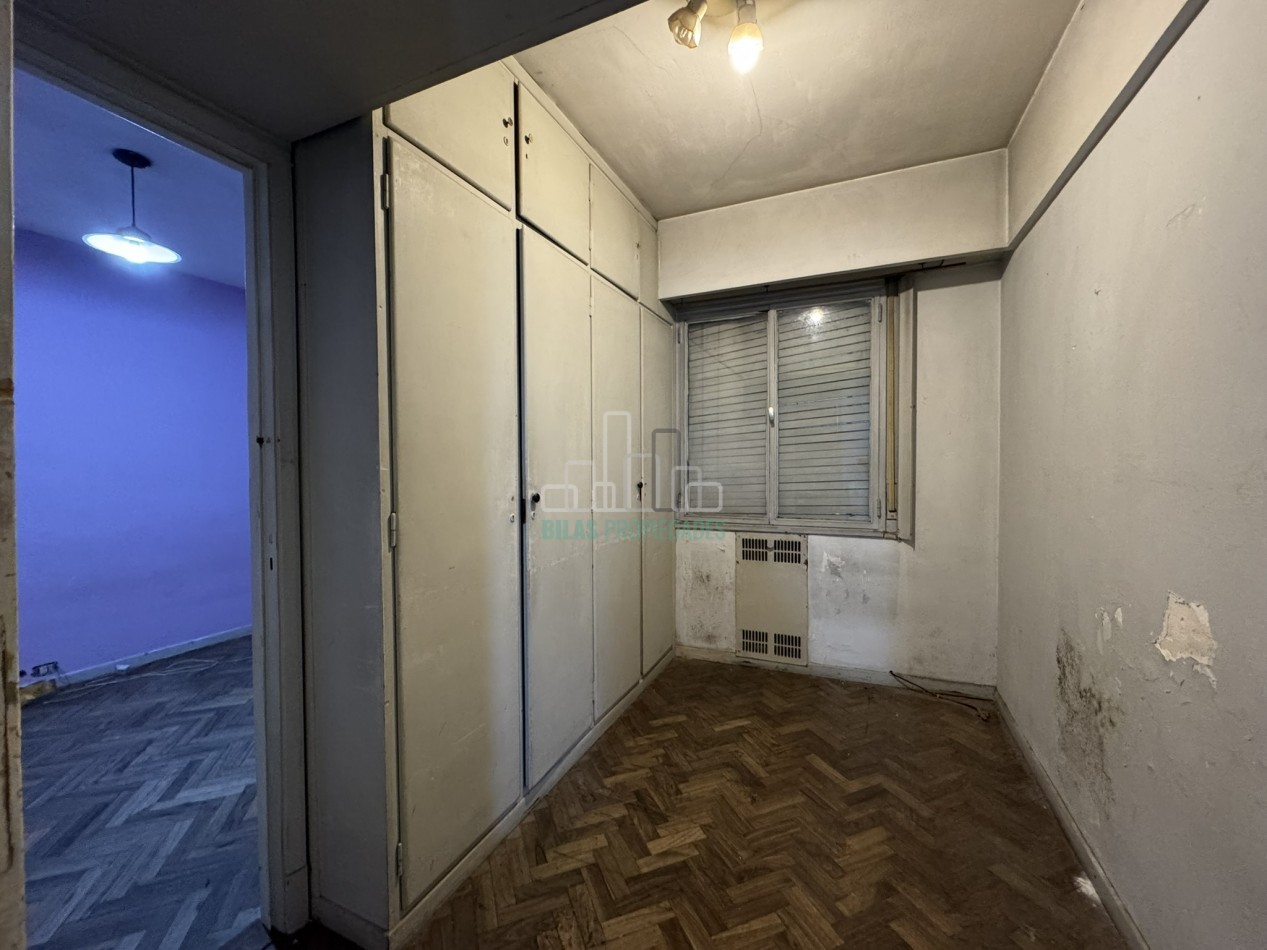 OPORTUNIDAD EN ALMAGRO - VENTA DEPARTAMENTO DE 4 AMBIENTES A REFACCIONAR