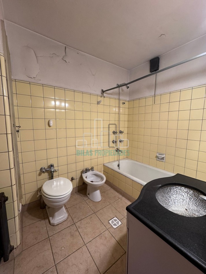 VENTA 3 AMBIENTES CON DEPENDENCIA Y BALCON AL FRENTE CON GRAN POTENCIAL