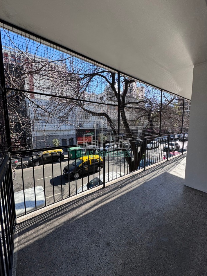 ALQUILER 3 Ambientes con Comedor Diario, Balcon Corrido y Lavadero Independiente en Almagro