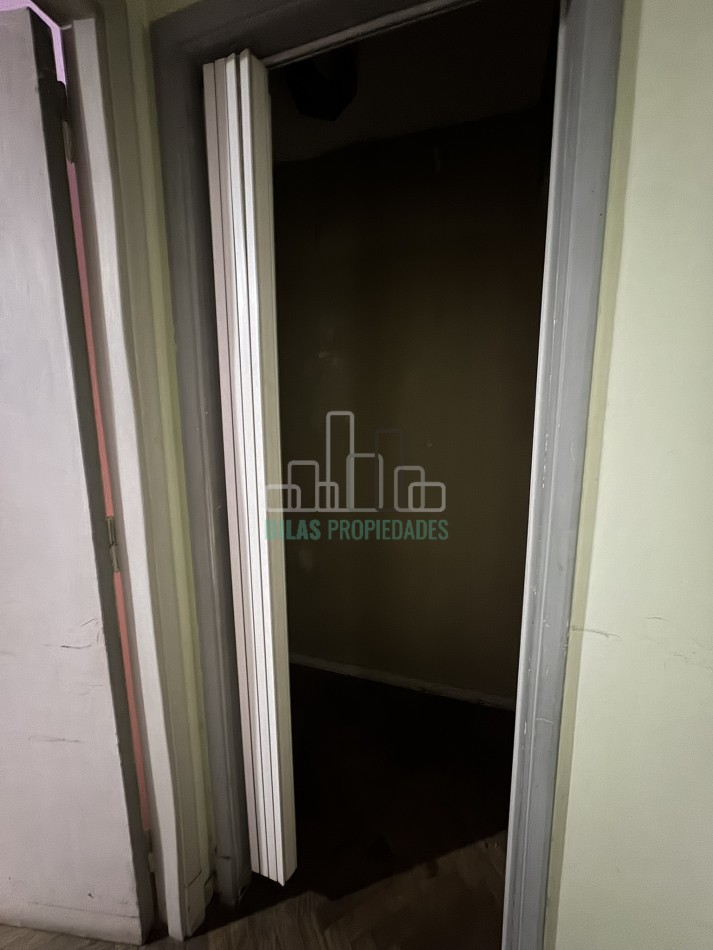 OPORTUNIDAD EN ALMAGRO - VENTA DEPARTAMENTO DE 4 AMBIENTES A REFACCIONAR