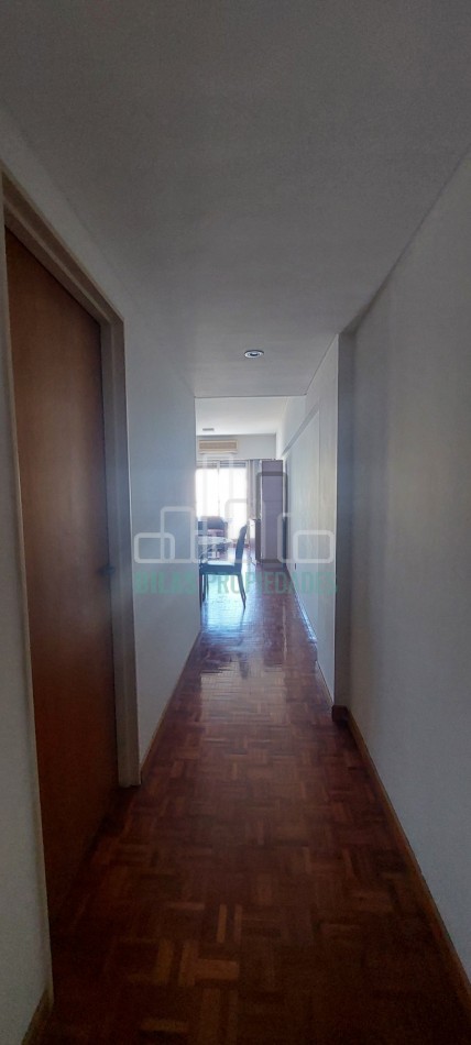 VENTA Departamento 5 ambientes con balcon al frente y cochera en Villa Crespo