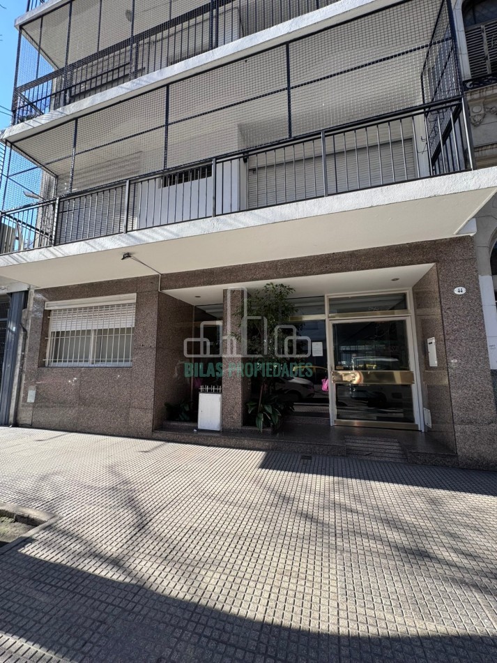 ALQUILER 3 Ambientes con Comedor Diario, Balcon Corrido y Lavadero Independiente en Almagro