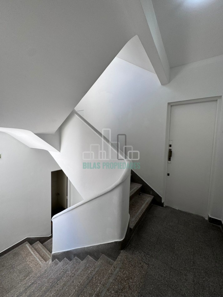 VENTA 3 AMBIENTES CON DEPENDENCIA Y BALCON AL FRENTE CON GRAN POTENCIAL