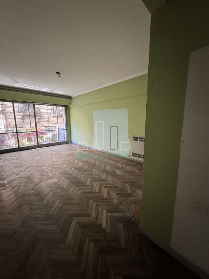 OPORTUNIDAD EN ALMAGRO - VENTA DEPARTAMENTO DE 4 AMBIENTES A REFACCIONAR