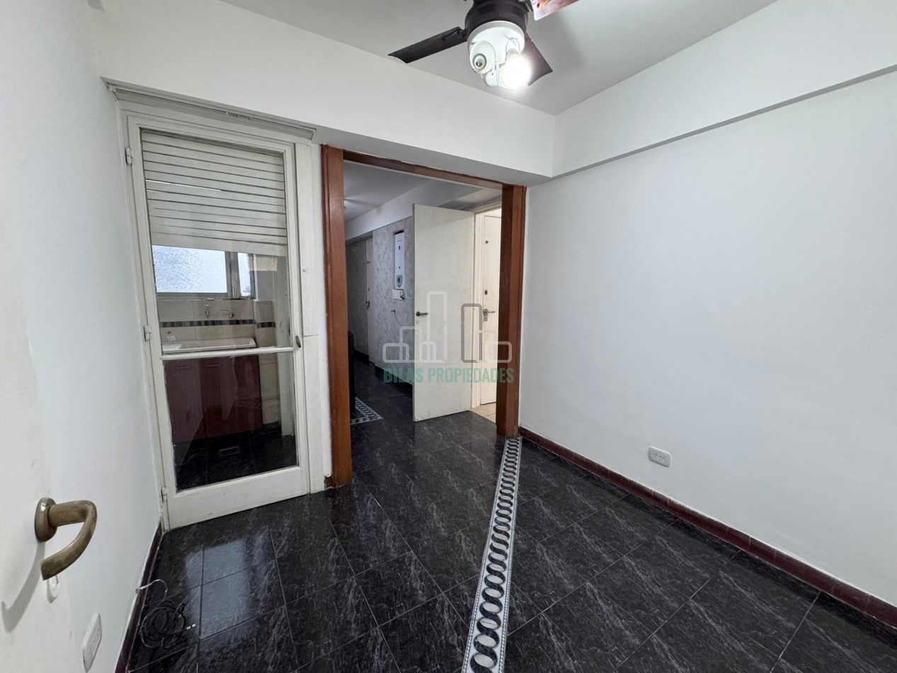 ALQUILER 3 Ambientes con Comedor Diario, Balcon Corrido y Lavadero Independiente en Almagro