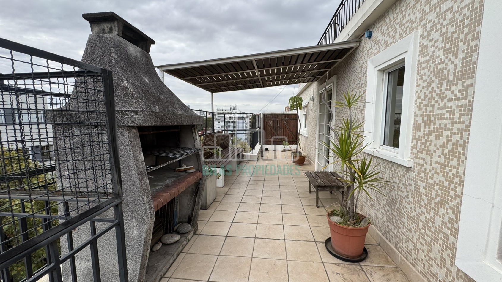 VENTA EXCLUSIVO PISO ENTERO DE 3 AMBIENTES CON TERRAZA Y PARRILLA PROPIA EN VILLA CRESPO