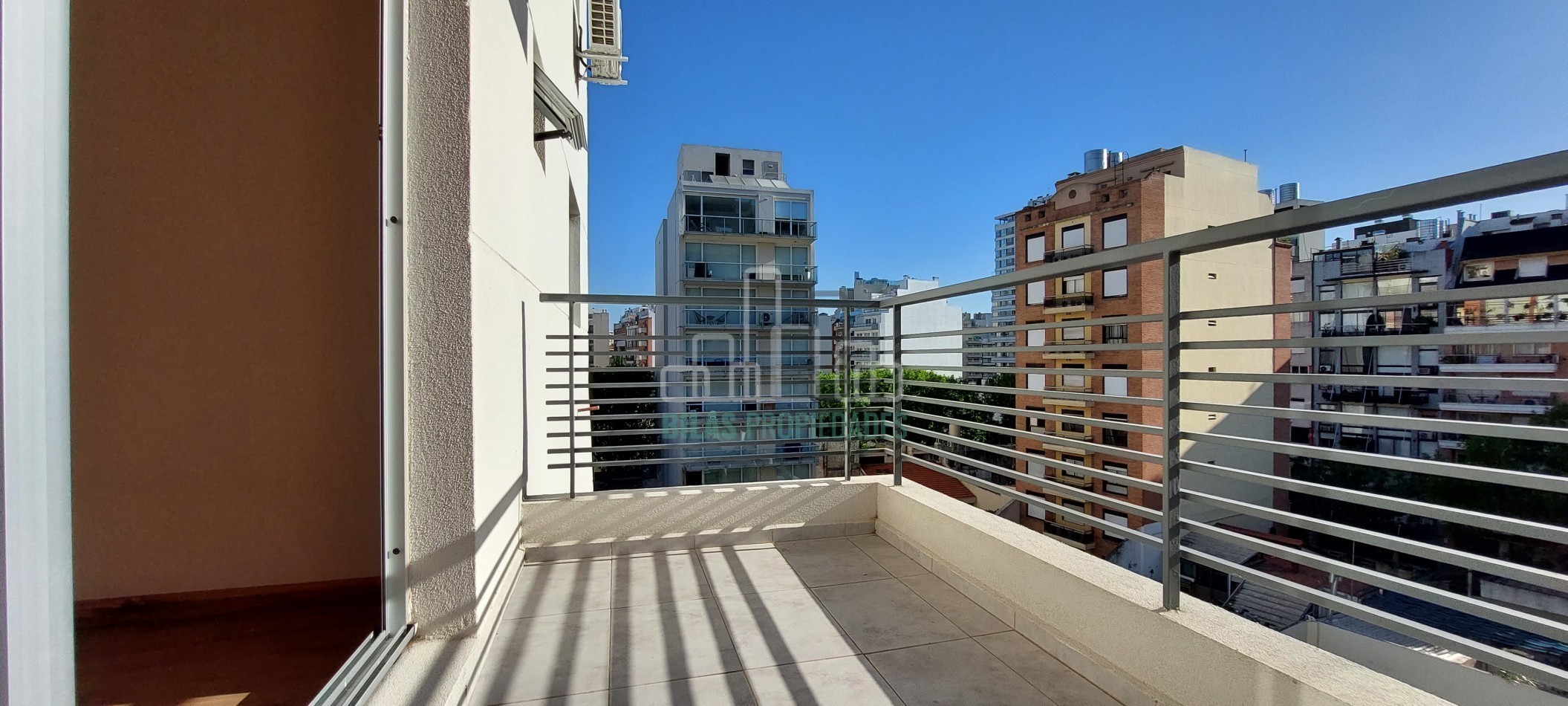 ALQUILER departamento 2 ambientes  con cochera en Caballito Sur