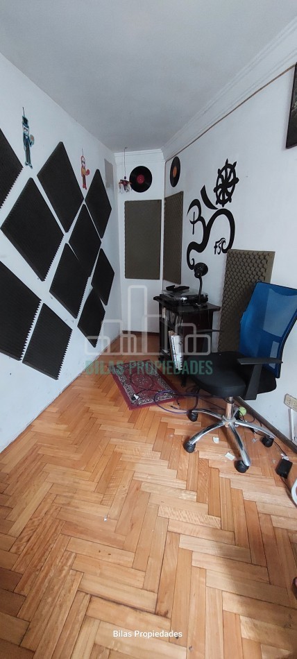 Venta departamento 3 ambientes + espacio adicional en Villa Crespo.