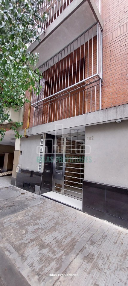 Venta departamento 3 ambientes + espacio adicional en Villa Crespo