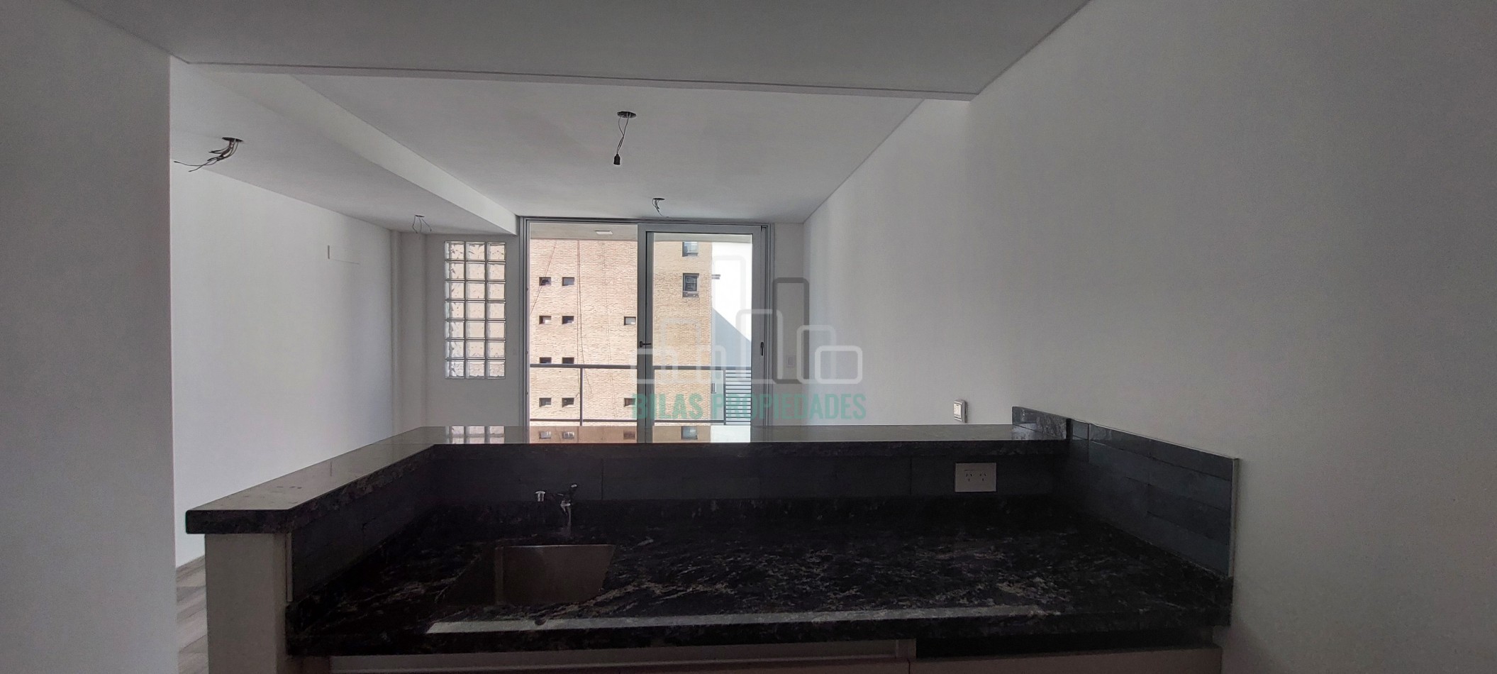 2 AMBIENTES A ESTRENAR AL FRENTE CON BALCON - PISO 7 - VISTA ABIERTA