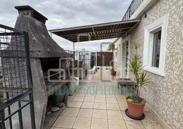 VENTA EXCLUSIVO PISO ENTERO DE 3 AMBIENTES CON TERRAZA Y PARRILLA PROPIA EN VILLA CRESPO